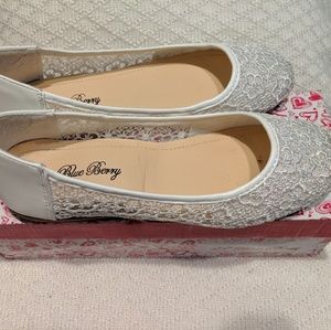 4 for $12!!!!!Lacy flats